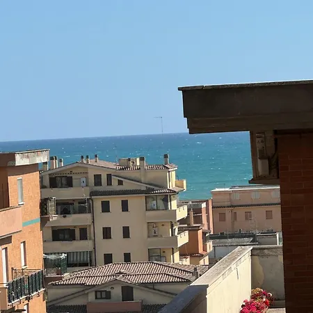 Lägenhet A Casa Di Mina Ladispoli